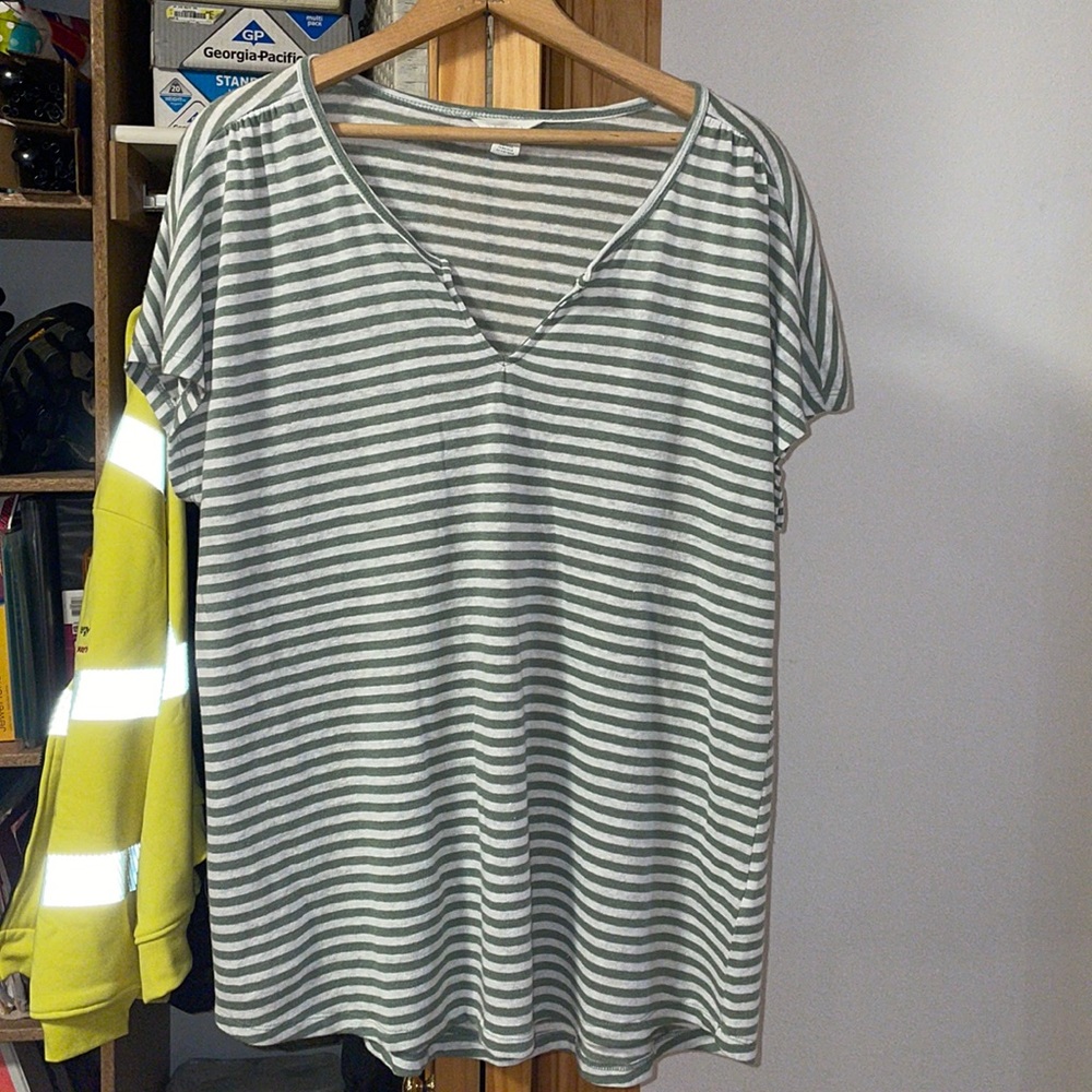 Women's Caslon short sleeve green and white striped v-neck shirt